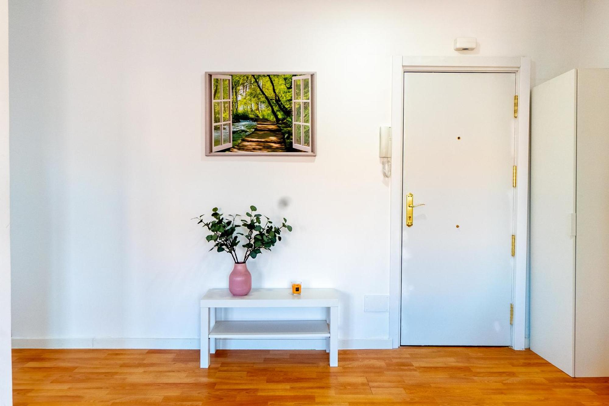 Apartment Homely 2 Bedroom In Barajas *